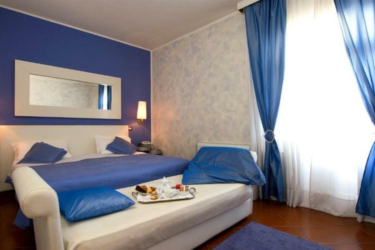 De La Pace Florence
